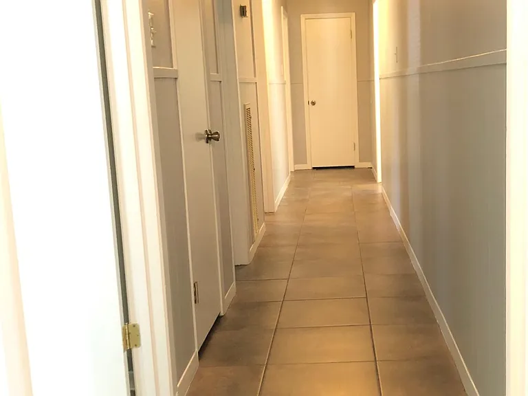1301 Glade St — Photo 10