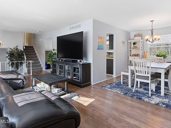 3rd image of 7 Colonial Court