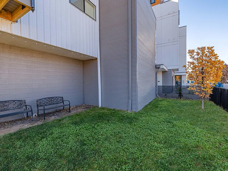 River Rock Apartments — Photo 17