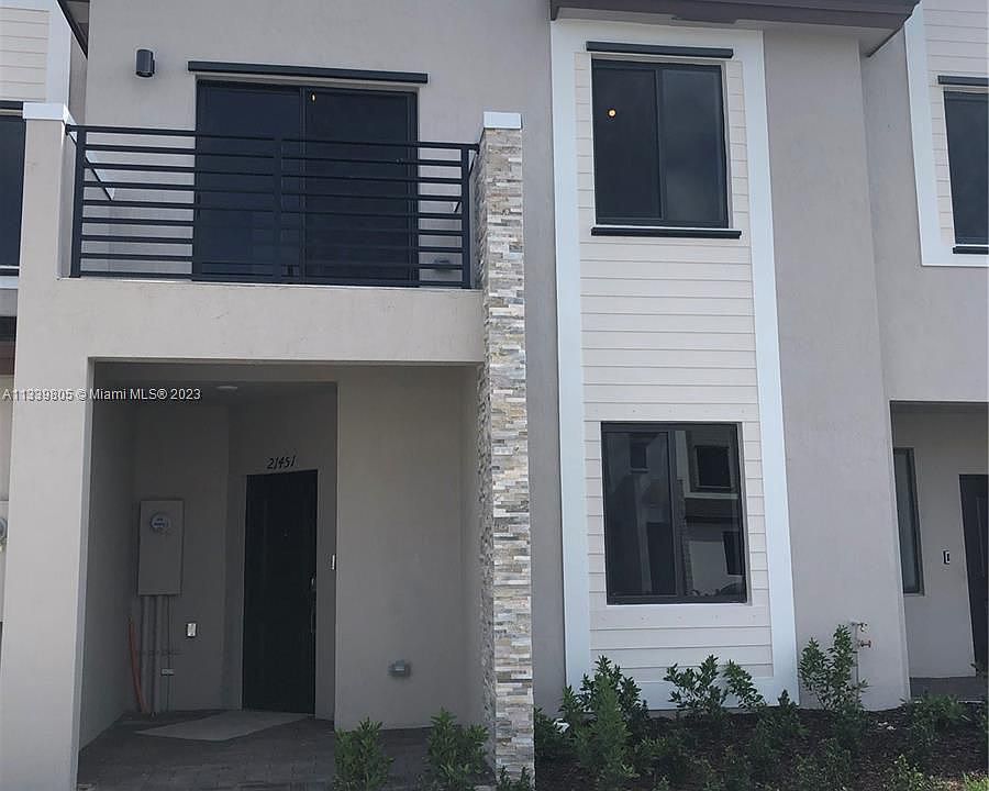 1st image of 21451 NE 3rd Ct