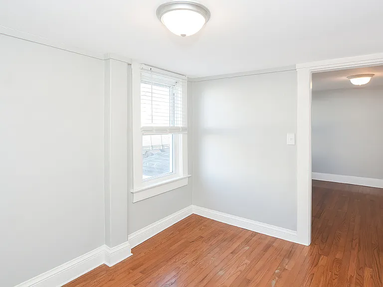 39 Bourne St #1 — Photo 28