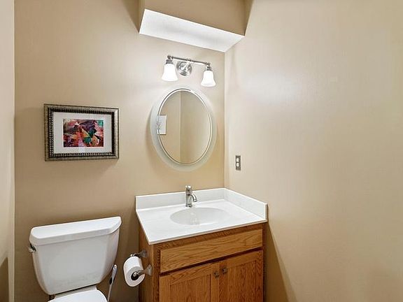 4th image of 355 Interlachen Ln