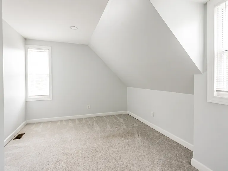 613 E Euclid St — Photo 10