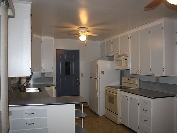3rd image of 16589 E Augusta Dr