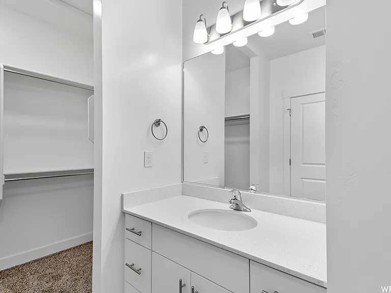473 W 40 S #1 — Photo 2