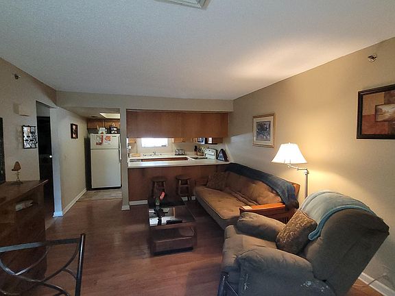 4th image of 2085 Mesquite Ave Unit 8