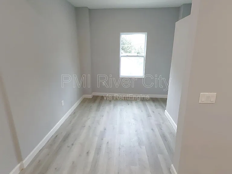 151 W 17th St #3 — Photo 6