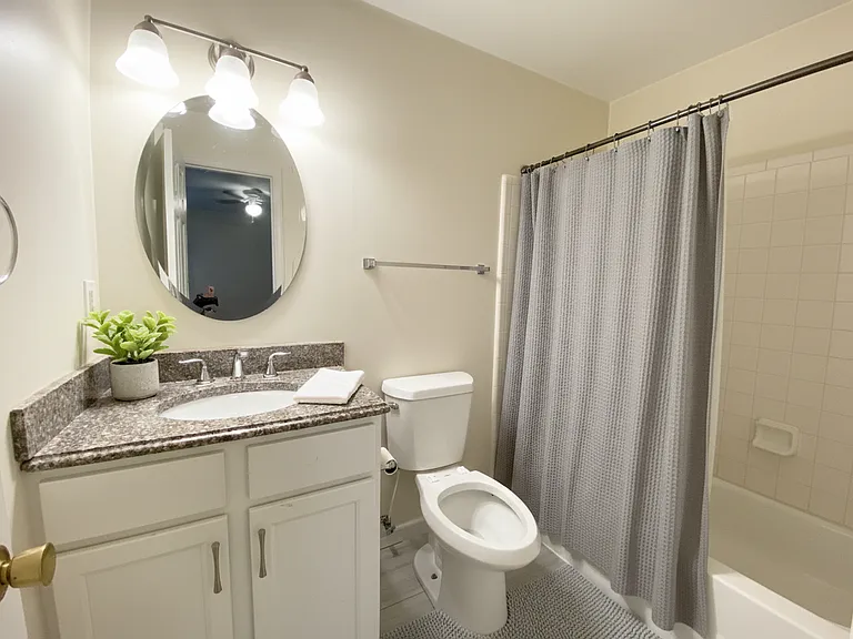 635 Granville Ct — Photo 9