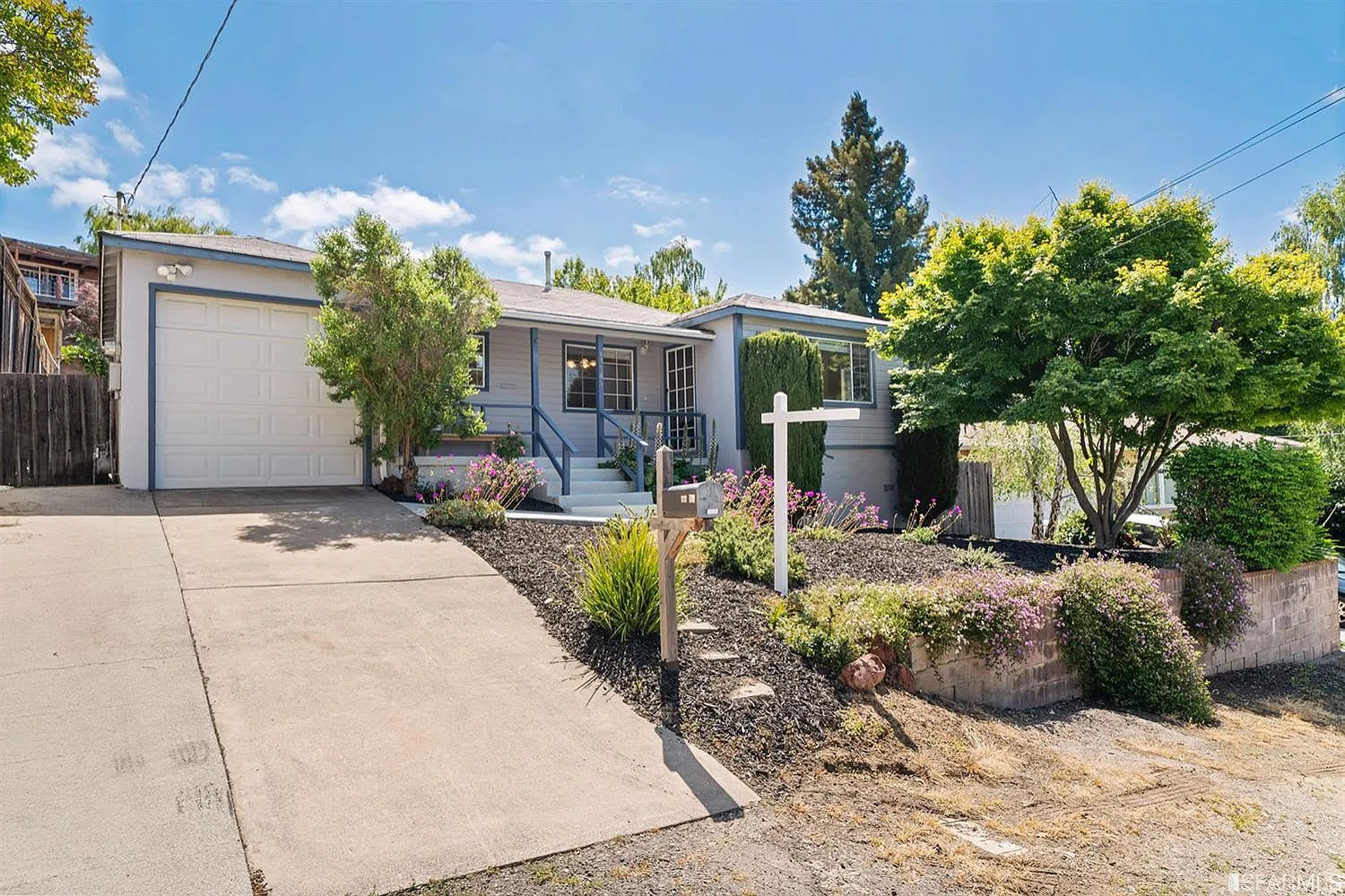17584 Vineyard Rd photo 1