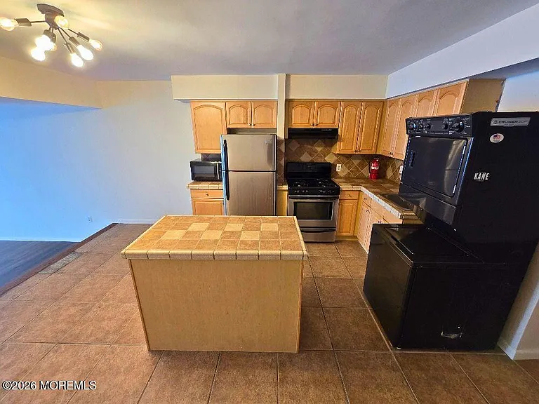 138 Bodman Pl #11 — Photo 7