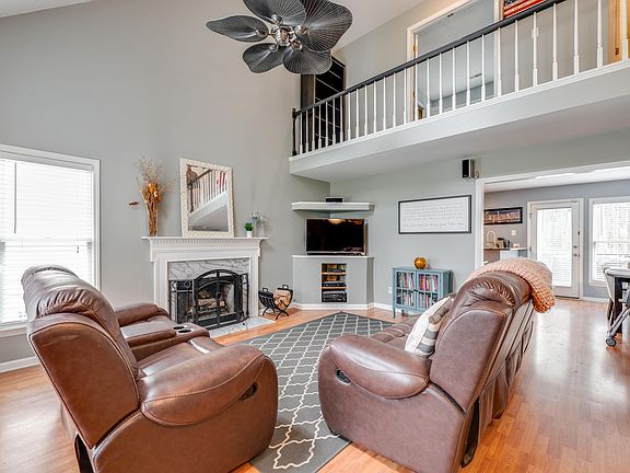 4th image of 4944 Royal Adelaide Way