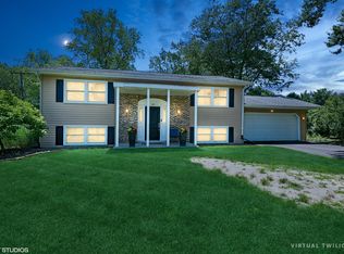 308 Green Acres Dr, Valparaiso, IN 46383