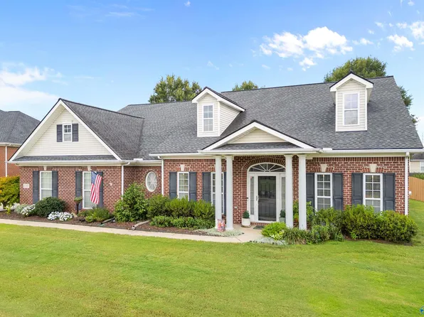 2227 Rosebrooke Dr SW, Huntsville, AL 35803