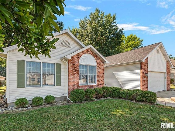 3rd image of 3804 Bluestem Ct