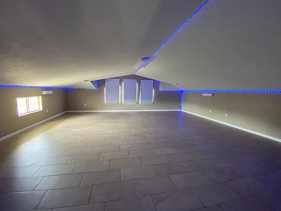 Bonus Room (Upstairs)