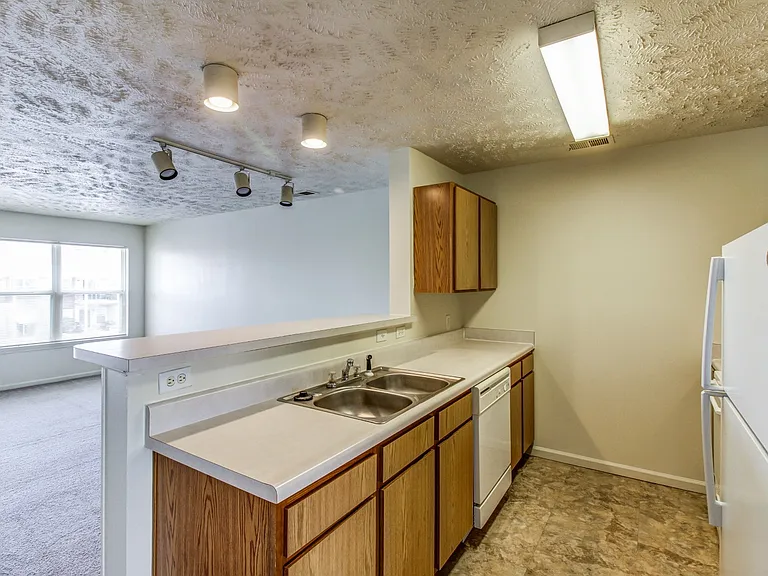 Riverbend Apartment Homes — Photo 4