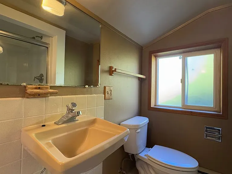1001 N Brooklane St — Photo 51