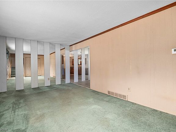 5th image of 5742 Pleasant Ave