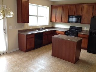 2nd image of 7897 The Lakes Dr