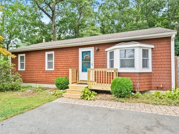 7 Riverview Dr, Middleton, MA 01949