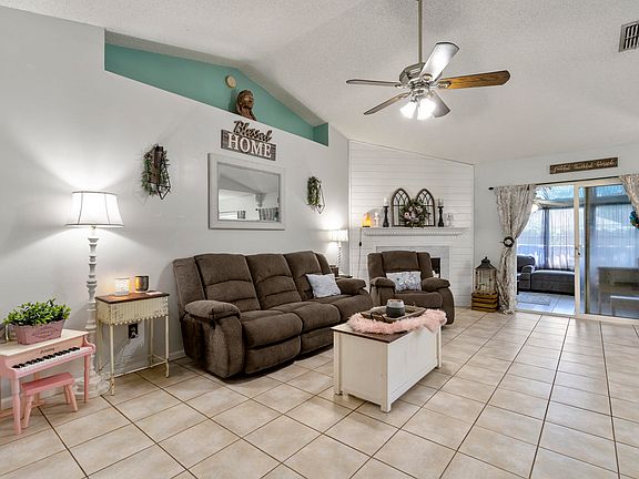 4th image of 337 Wildberry Ct
