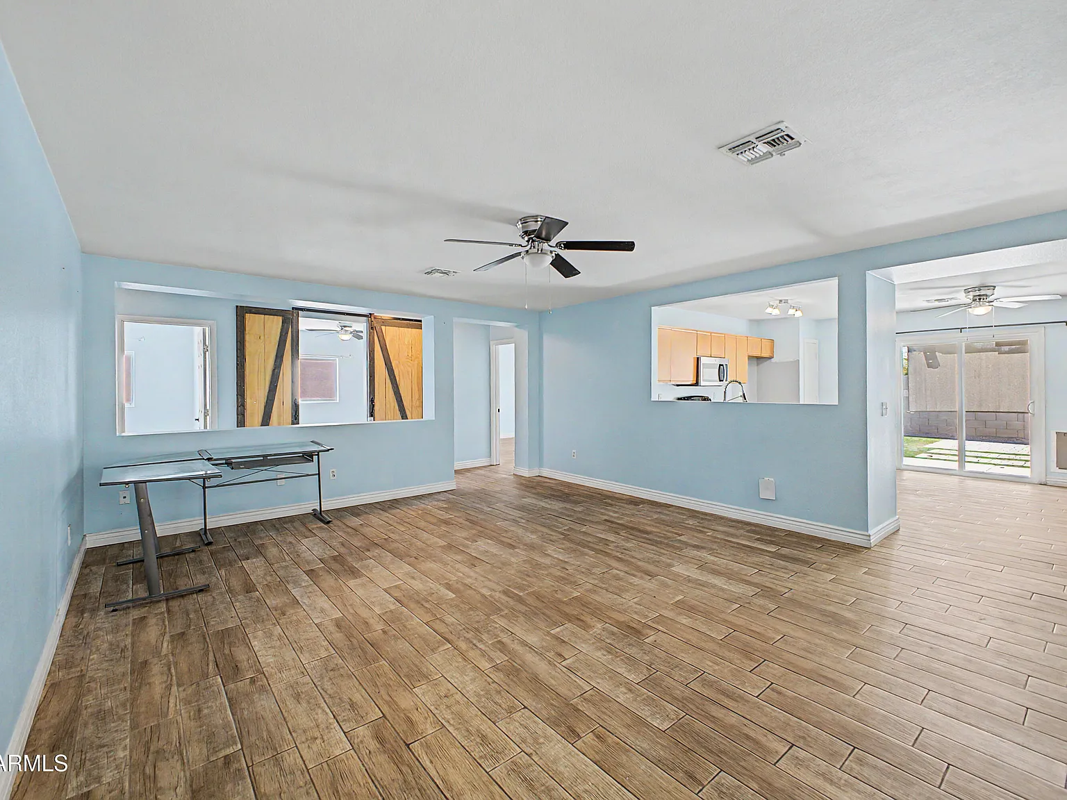 3 bed, 2.0 bath, 1518 sqft, $2,000 — Photo 2