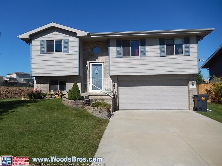 1st image of 2711 NW Dahlia Dr