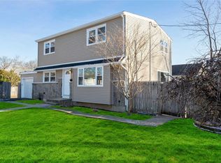 1540 Midian St, Merrick, NY 11566