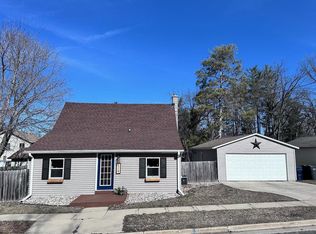 119 E John St, Poynette, WI 53955