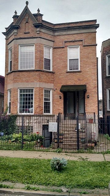 1st image of 3243 W Evergreen Ave #1