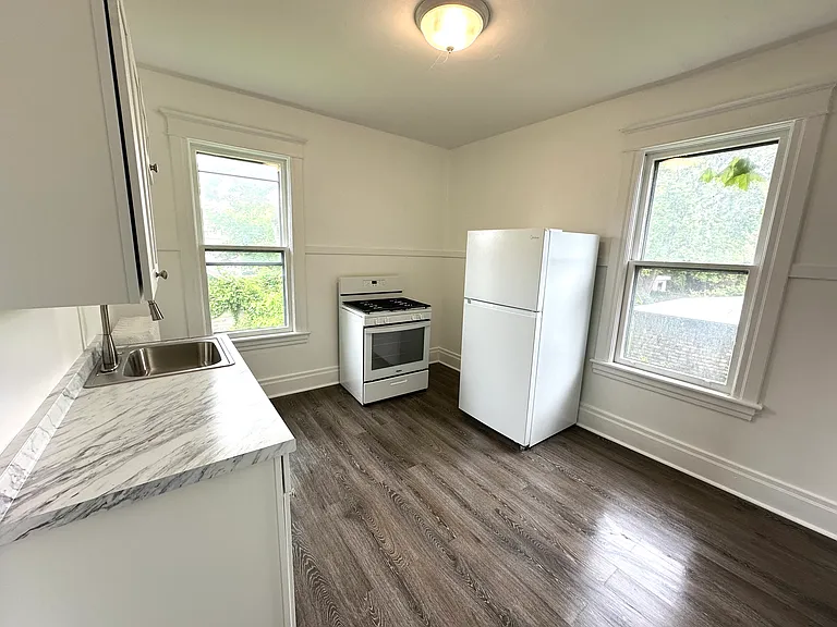 23 S Main Ave #2R — Photo 3