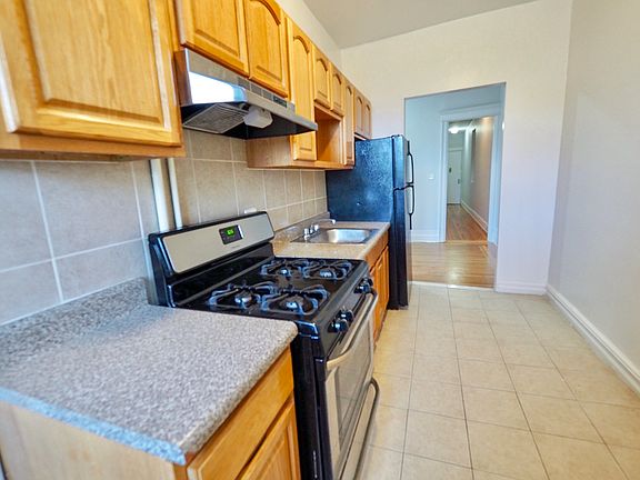 2nd image of 3112 42nd St #8
