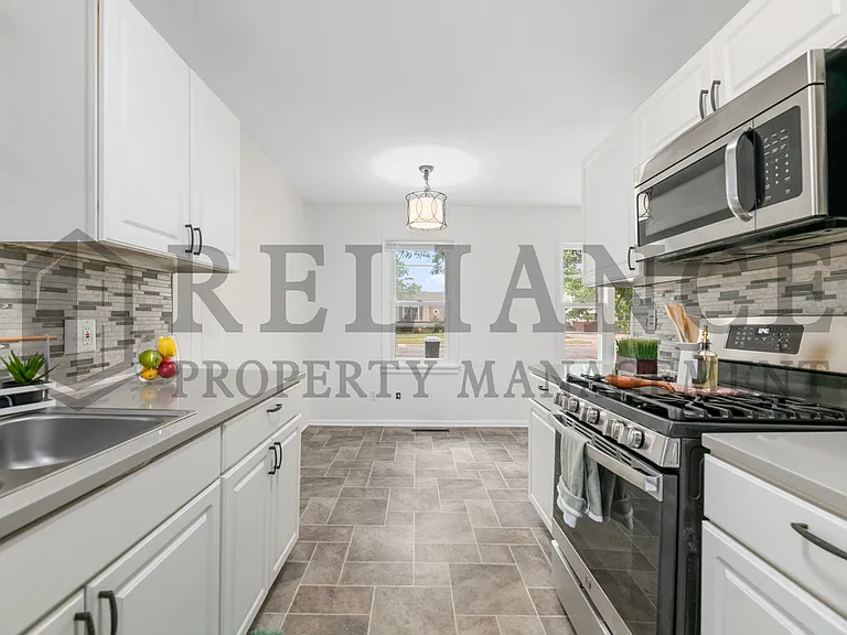 2309 W Graber St — Photo 12
