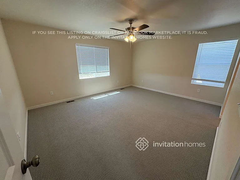 462 Elbert St — Photo 8