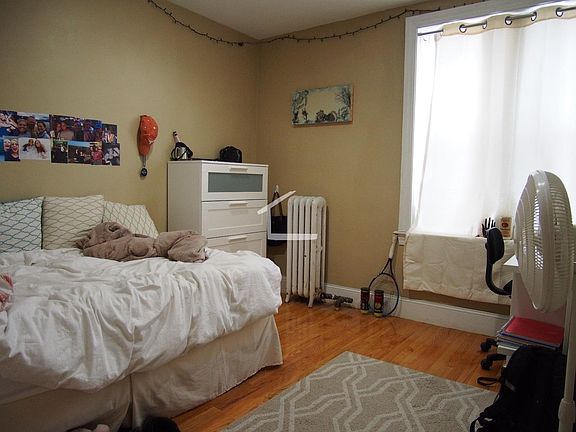 2nd image of 326 Saint Paul St #1SH