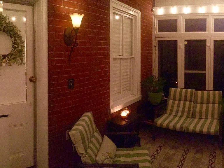 230 W Ashland St — Photo 3