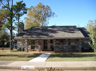 301 Woodside Dr, Norman, OK 73071