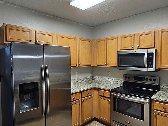 3rd image of 6028 Osprey Lake Cir