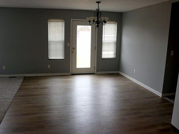 5th image of 126 Stelle Ct