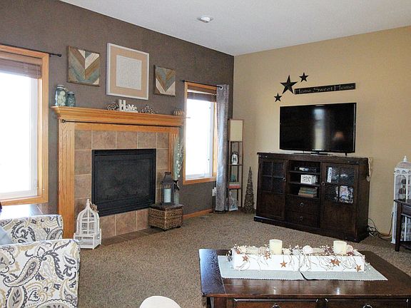4th image of 21476 Foxtail Ln S