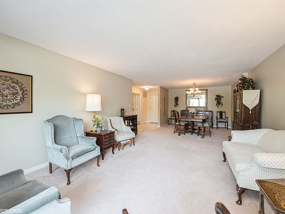 5th image of 601 Lake Hinsdale Dr APT 104