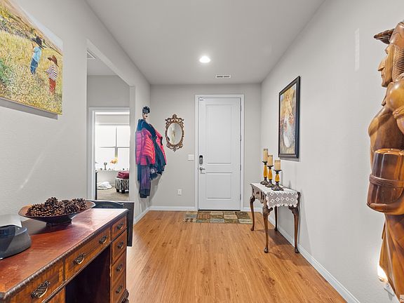 4th image of 6025 Montague Ct
