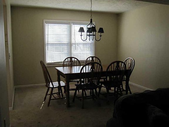 3rd image of 828 S Cabano Ct