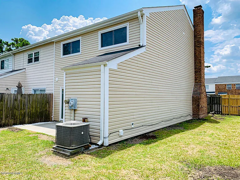 114 Villa Dr — Photo 39