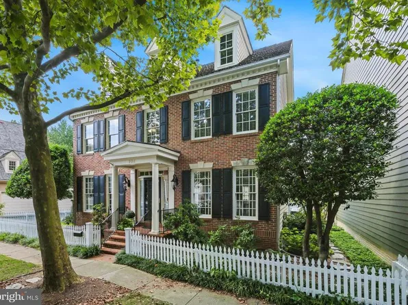 102 Holmard St, Gaithersburg, MD 20878