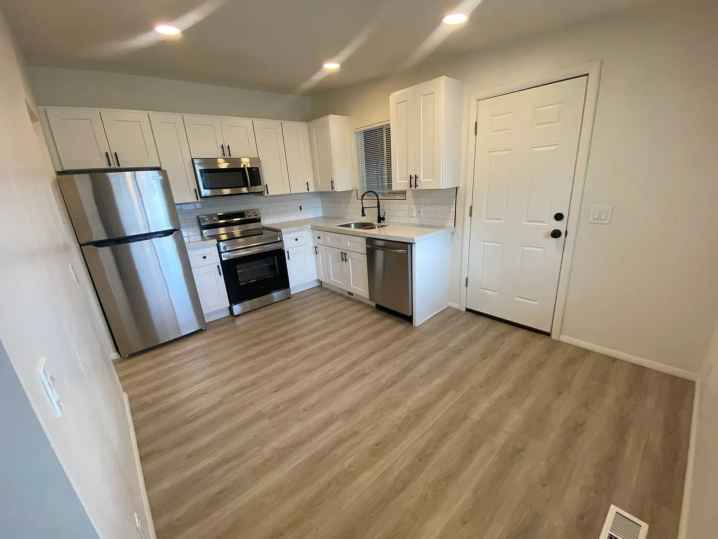 4975 South 3535 West — Photo 3