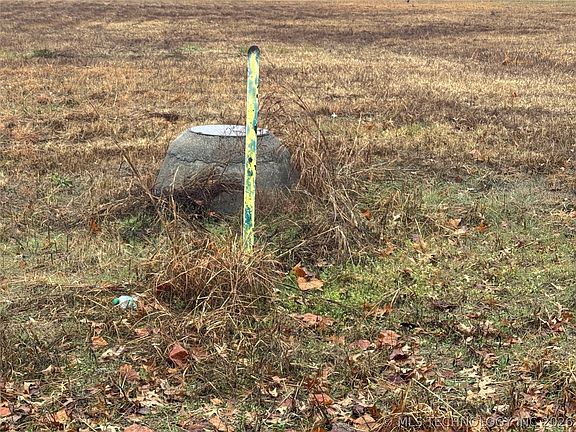 4th image of 2500 E McGee Ave