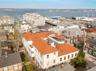 16 Coddington Wharf APT 2, Newport, RI 02840