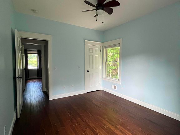 3rd image of 11140 Main St
