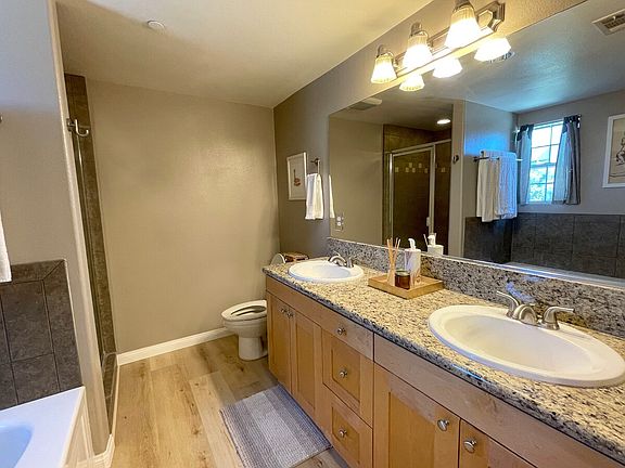 5th image of 3636 Jasmine Ave Unit 202